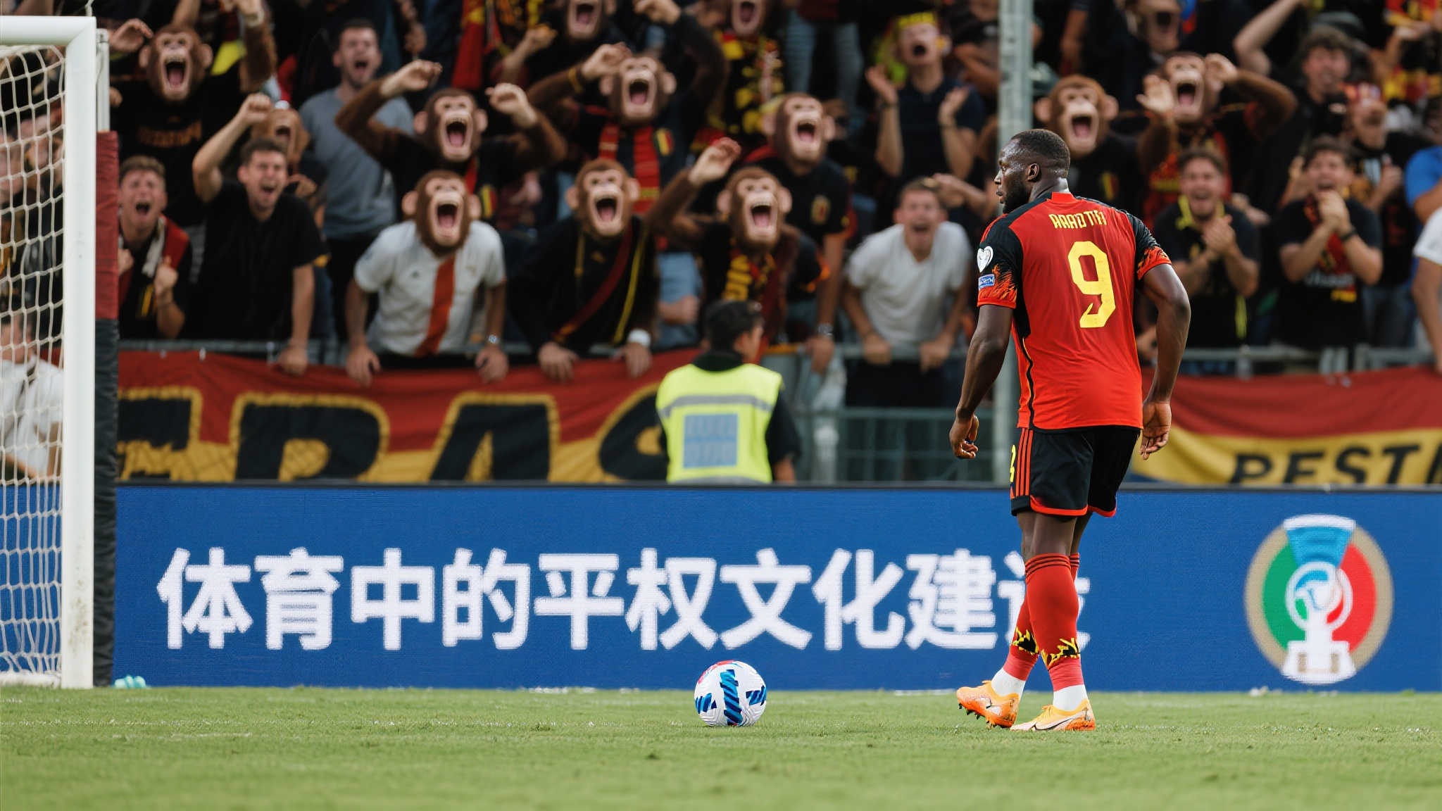 皇马球员吕迪格指责帕丘卡队长发表种族歧视言论,裁判展开调查 皇马球员吕迪格指责帕丘卡队长发表种族歧视言论,裁判展开调查