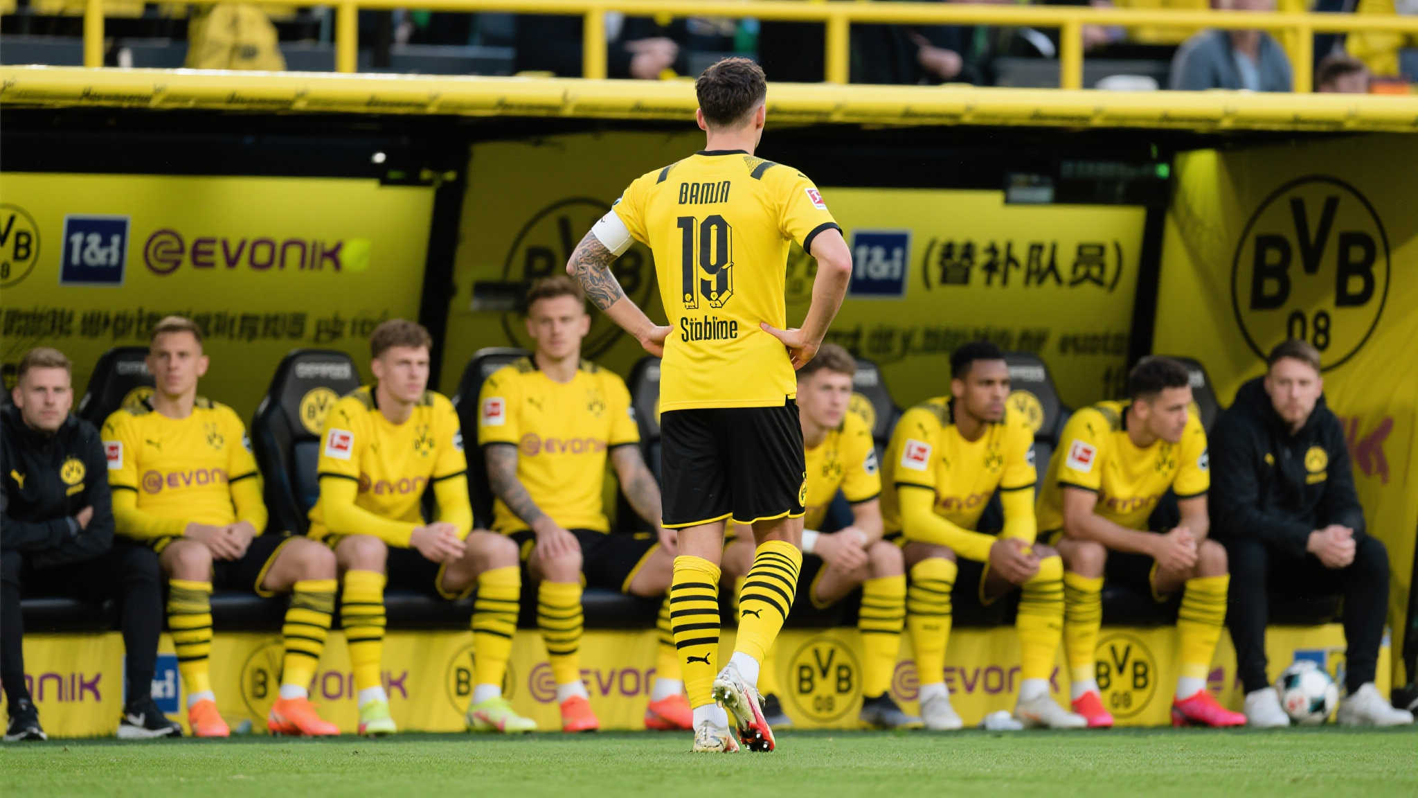 罕见一幕!多特蒙德替补球员更衣室观战,隐藏故事引人猜想 罕见一幕!多特蒙德替补球员更衣室观战,隐藏故事引人猜想